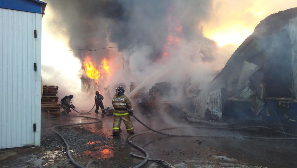 Специалисты МЧС назвали причины пожара в Альметьевске, где погибли два человека